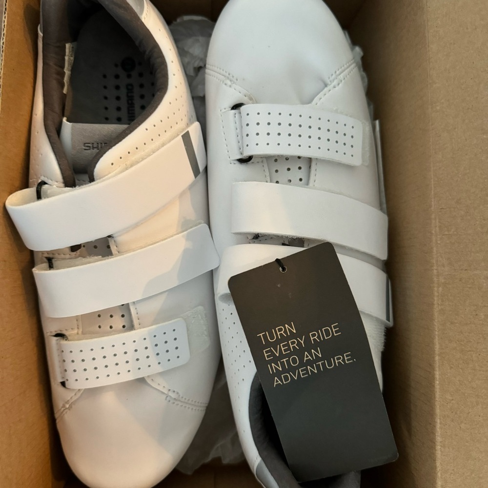 Shimano women’s RT5 cycling shoes